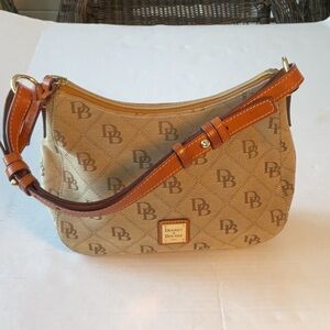Dooney & Bourke Kiley hobo logo bag